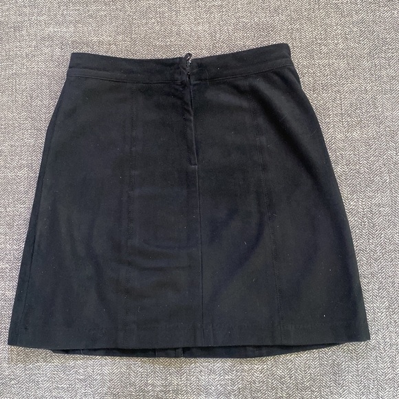Women’s H&M black faux suede mini skirt - Picture 3 of 3